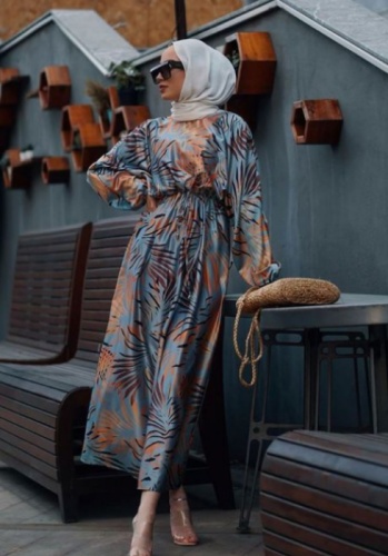 Шьём платье в стиле скромной моды