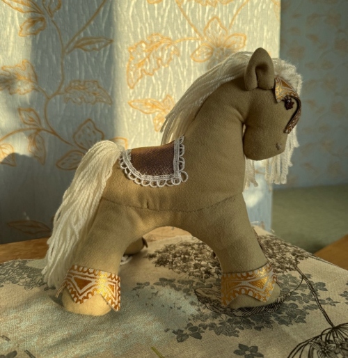 Выкройка мягкой игрушки «Лошадка Гриша» фото