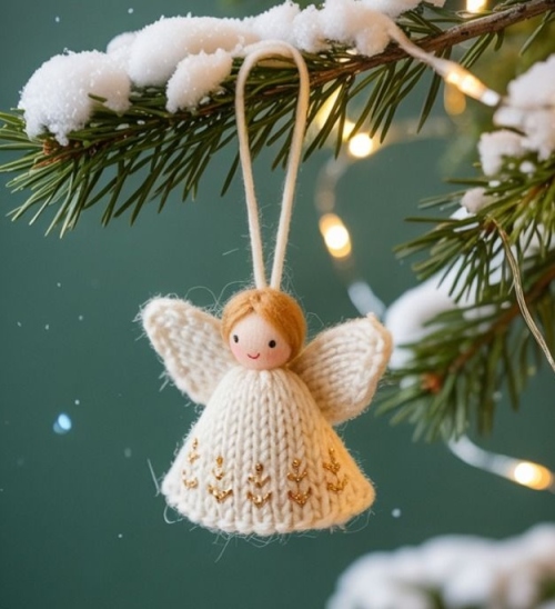 Вязаные ёлочные игрушки: тёплое украшение для зимнего дома фото