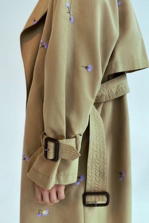 Вышивка на верхней одежде фото