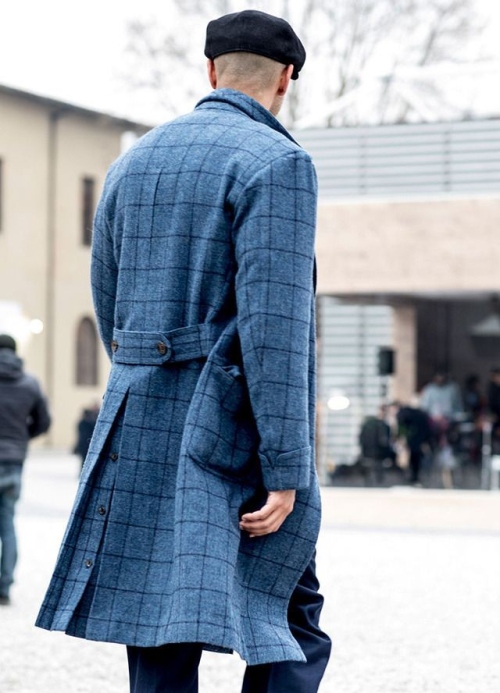 Эволюция поясного хлястика: от функции к акценту фото