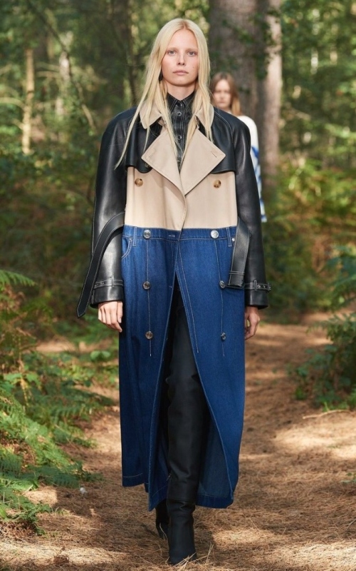 Цвет или материал? Два подхода к сложным сочетаниям в одежде фото