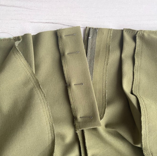 Купить выкройку Выкройка женских брюк. Коллекция «Пятница» онлайн - скидка 56 ₽ фото