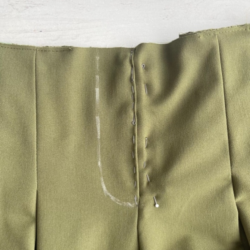 Купить выкройку Выкройка женских брюк. Коллекция «Пятница» онлайн - скидка 56 ₽ фото