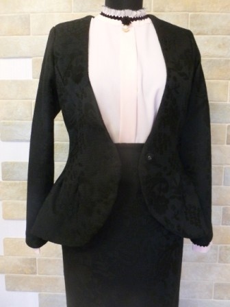 Приталенный жакет и юбка фото