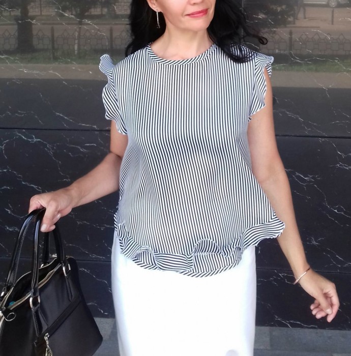 Топ с воланами