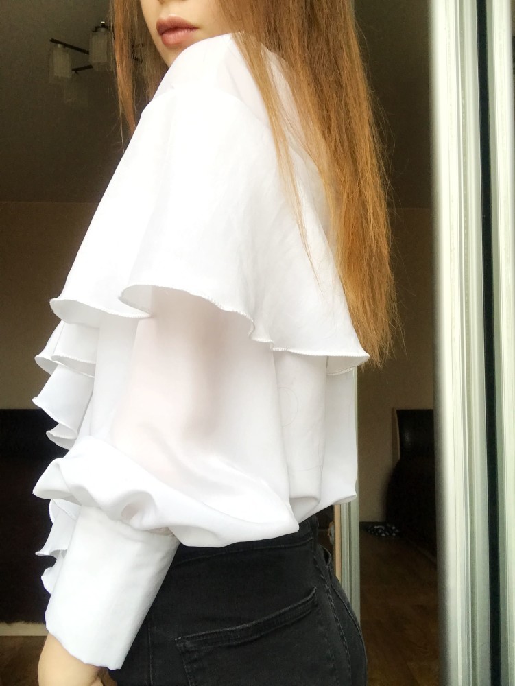 Блузка с воланами   фото