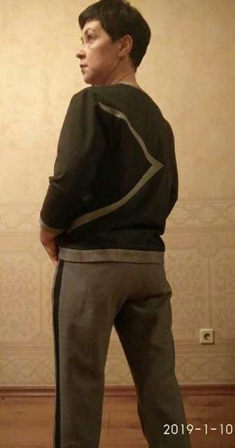 Костюм по выкройкам свитшота и брюк-сигарет фото