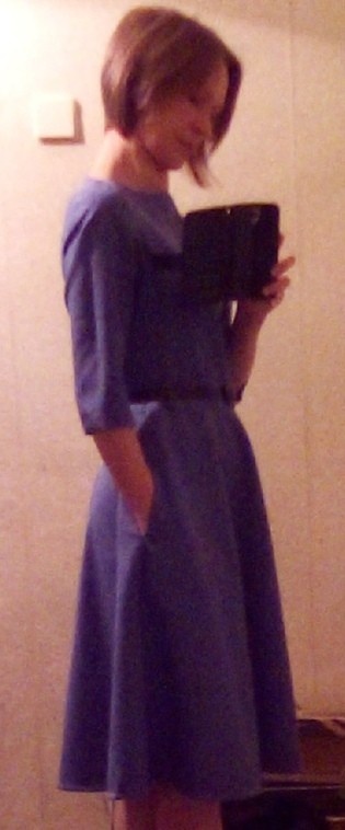 Платье с горловиной лодочкой фото