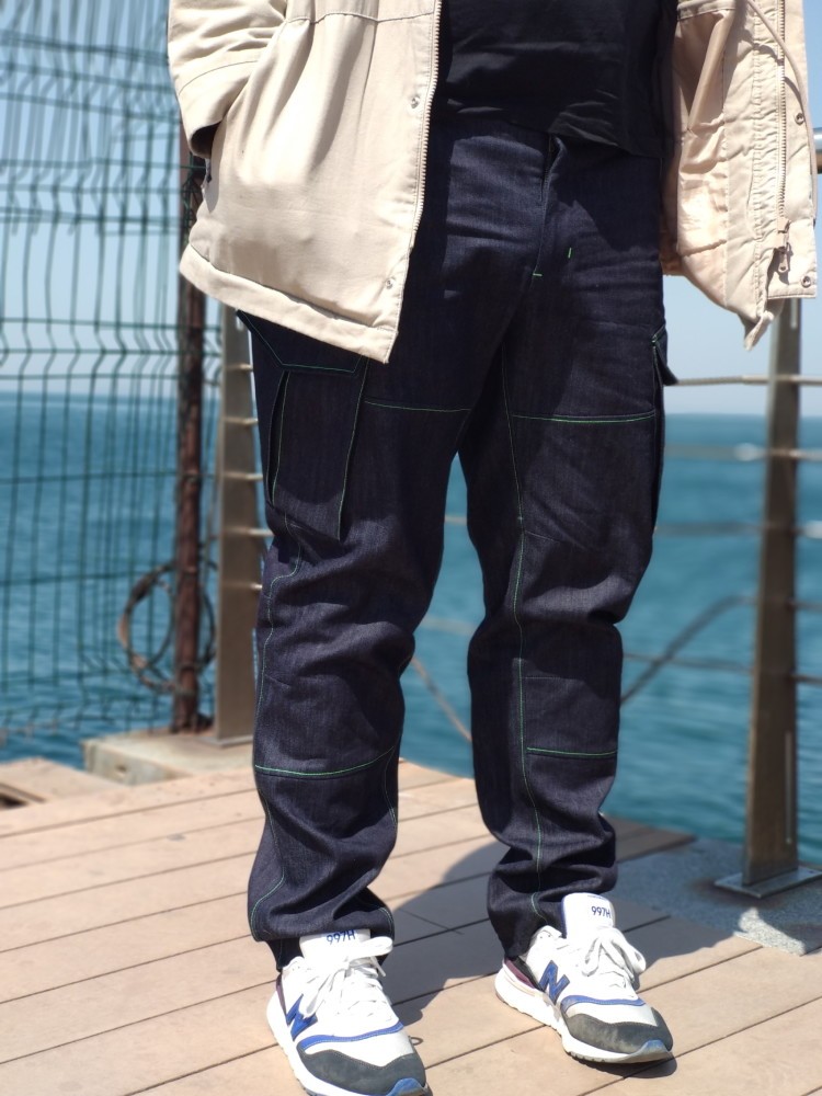 Мужские брюки карго из денима фото