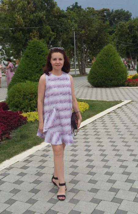 Платье с воланами