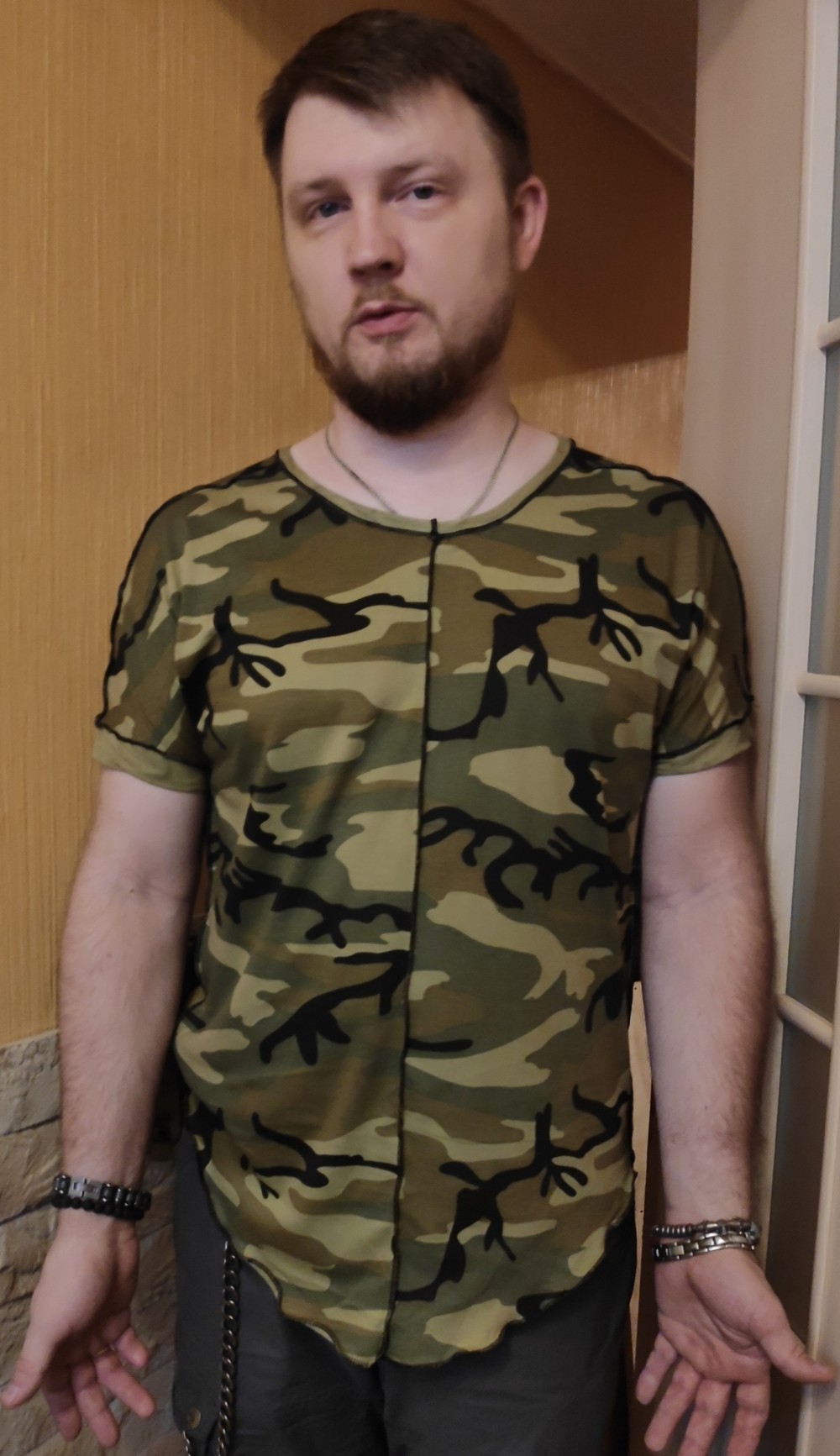 Мужская футболка фото