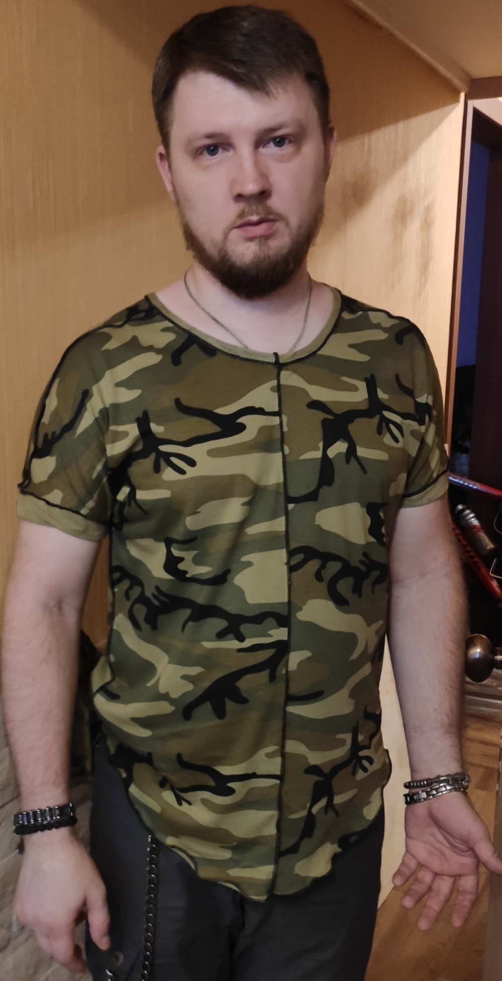 Мужская футболка фото