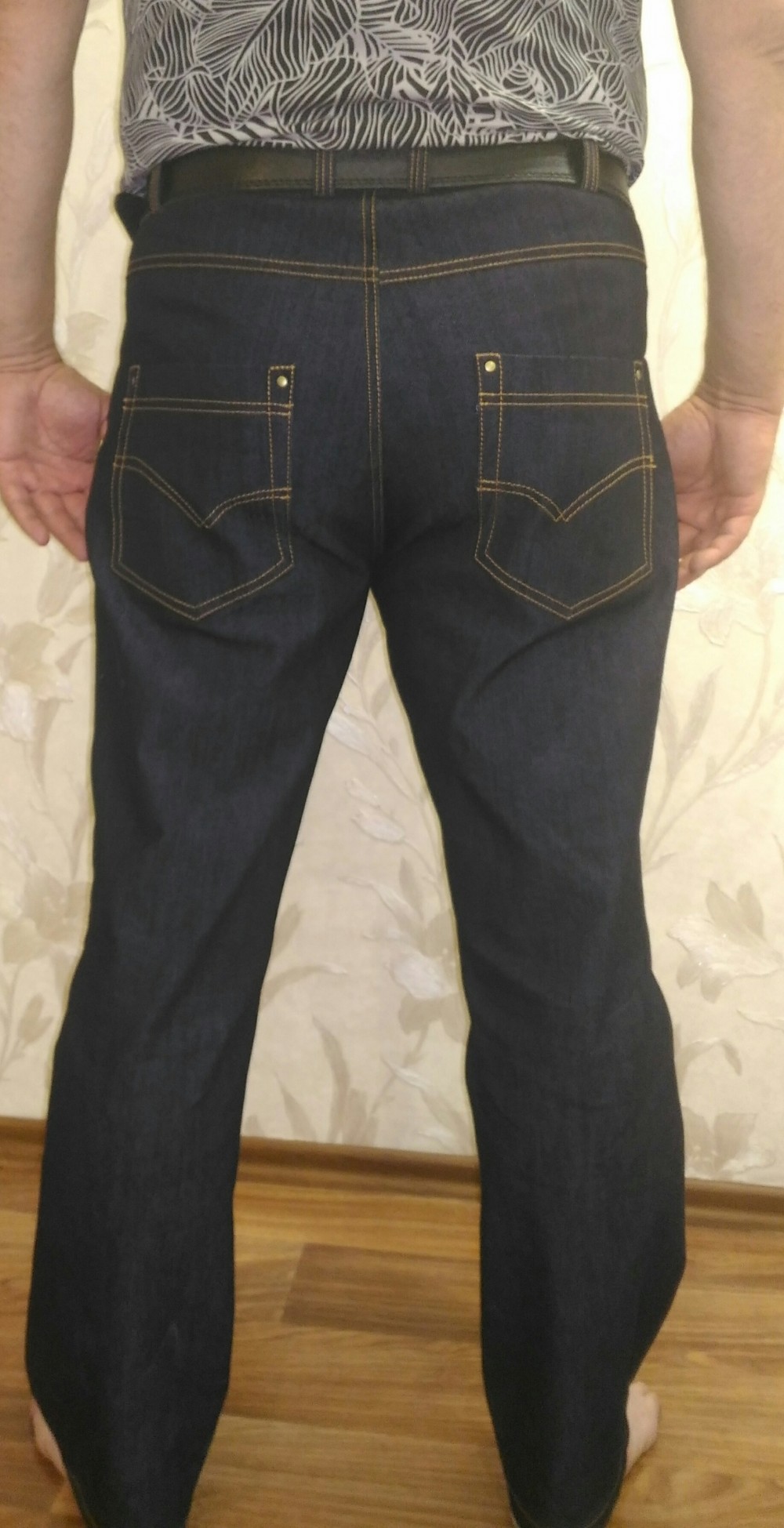 Мужские джинсы фото