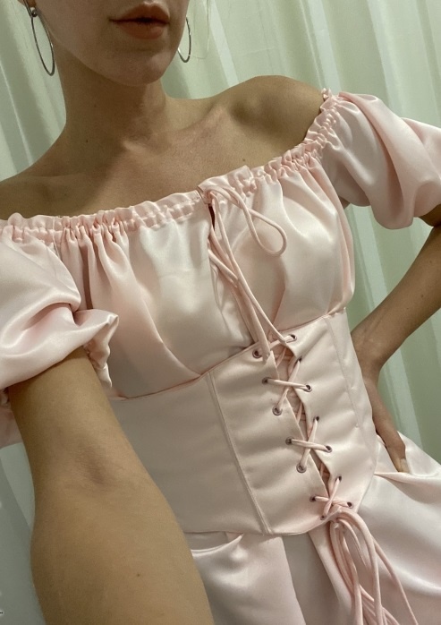 Добавила корсет  фото