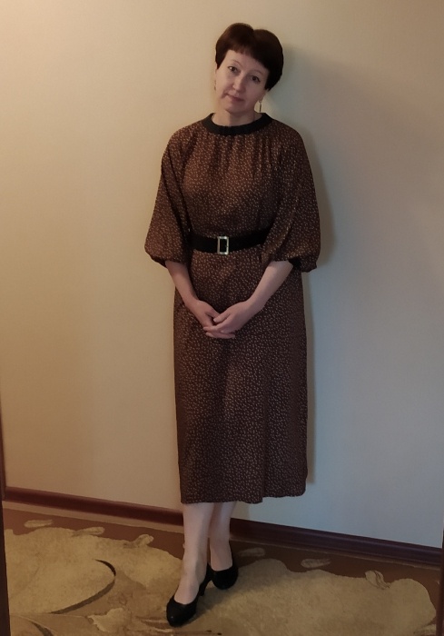 Платье с защипами 