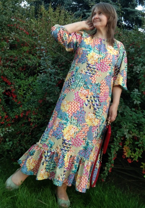 По выкройке платья миди с защипами у горловины фото