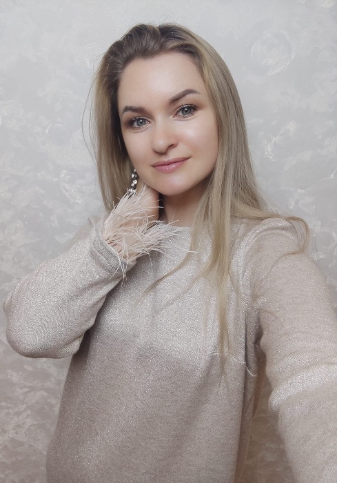 Платье 👗 на новый год готово, а потом и в офис можно носить 😊