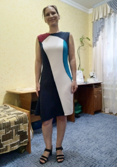 Платье футляр из четырёх цветов