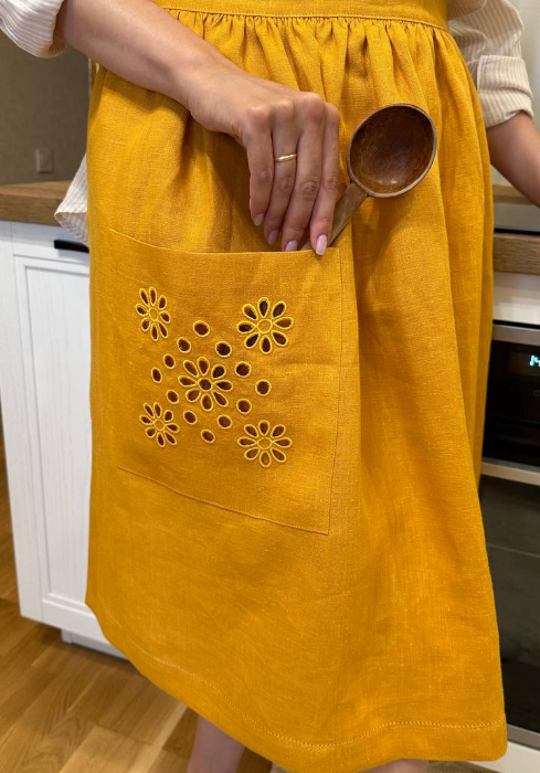 Вышивка ришелье на фартуке