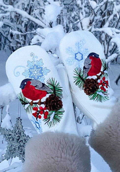 Варежки с вышивкой 