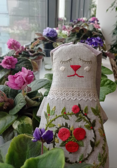 Две вышивки с розами