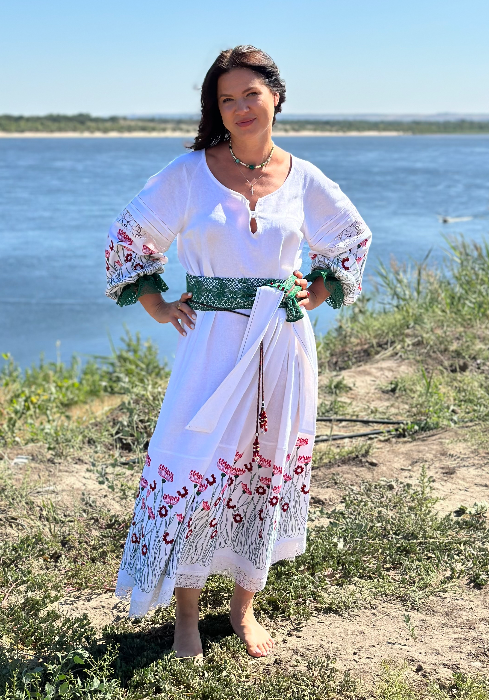 Льняное платье в славянском стиле