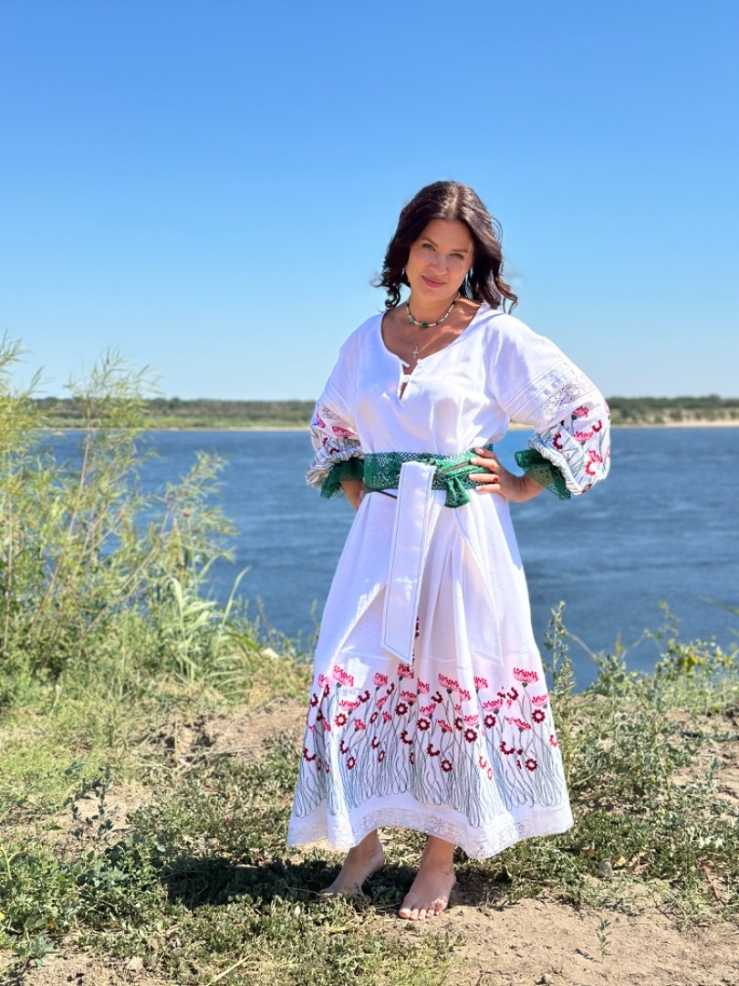 Льняное платье в славянском стиле фото