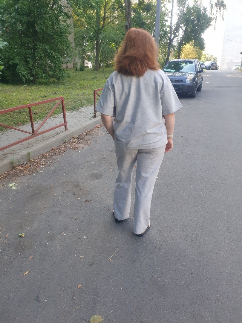 Костюм для прогулок фото