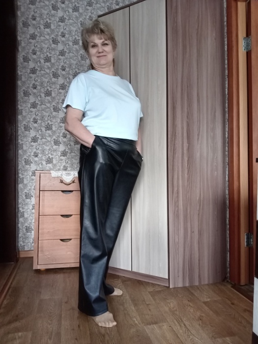 Брюки из экокожи