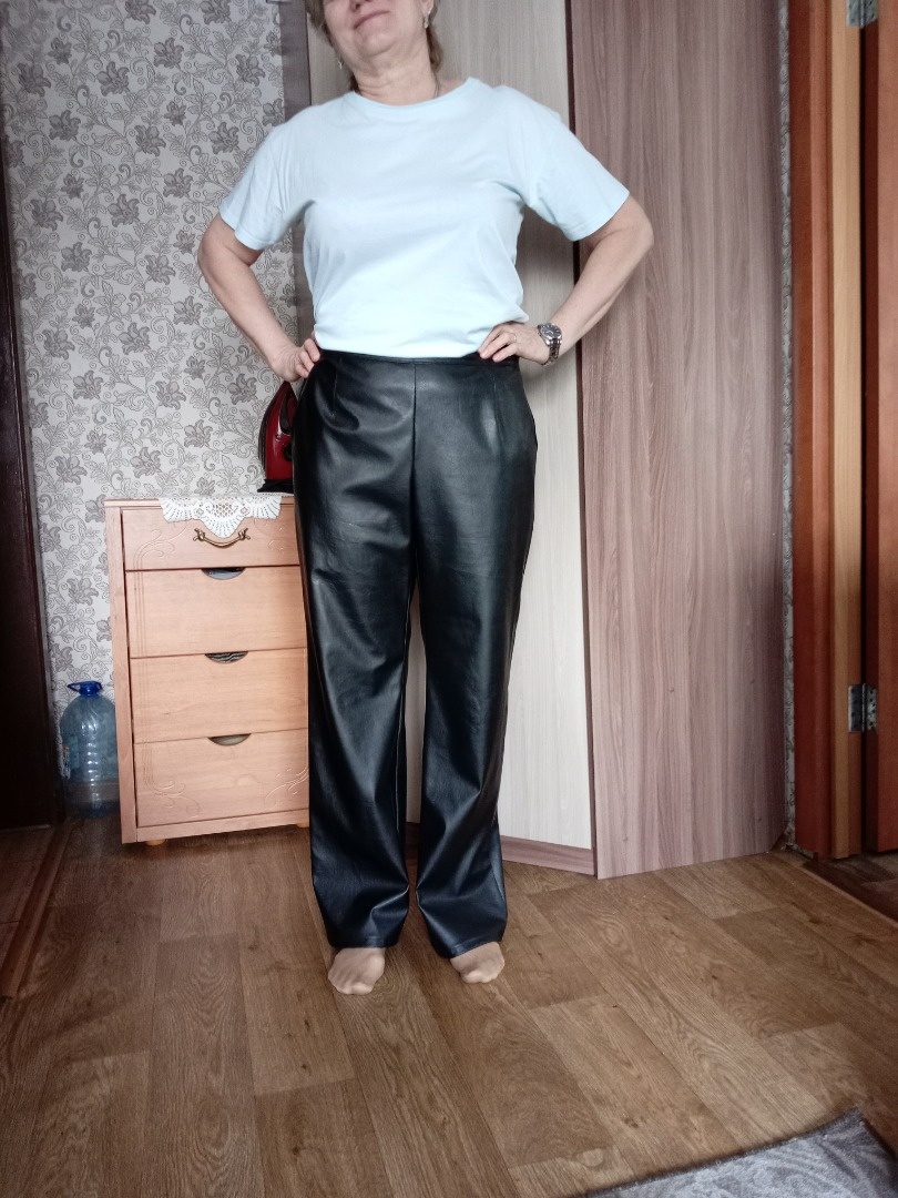 Брюки из экокожи фото