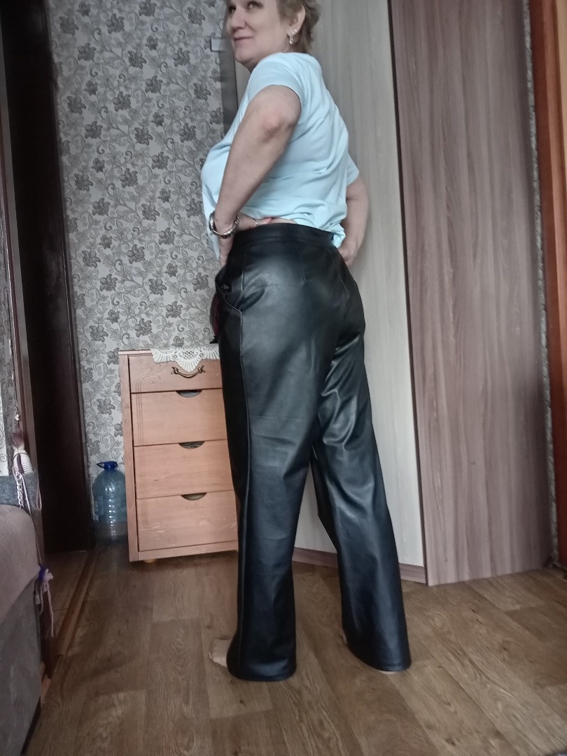 Брюки из экокожи фото