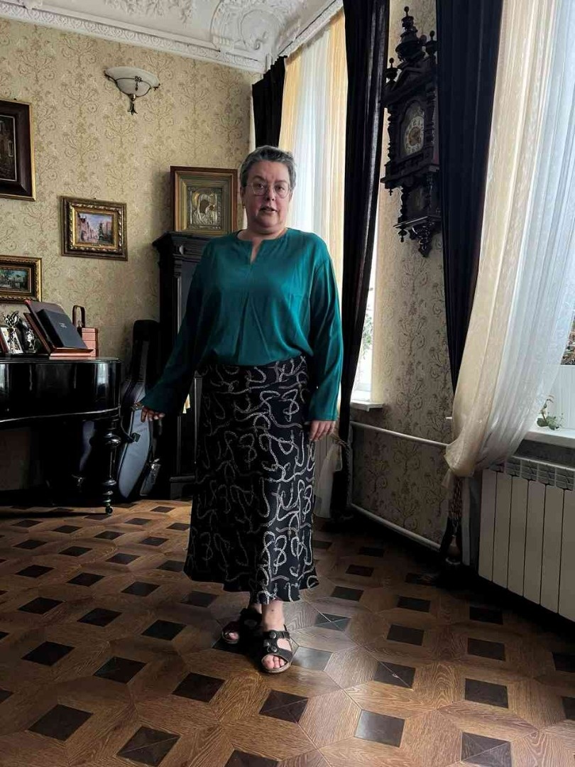 Юбка Сейчастье, блуза Дина, пуловер Белиссимо фото