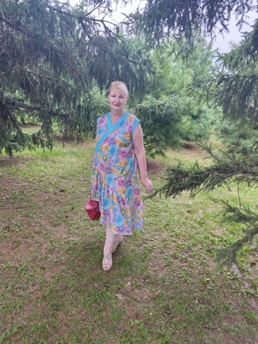 «Бесплатное» платье Алиса или «Я его слепила из того, что было»