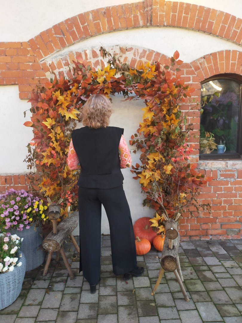 Осенний променад в костюме «Икигай» фото