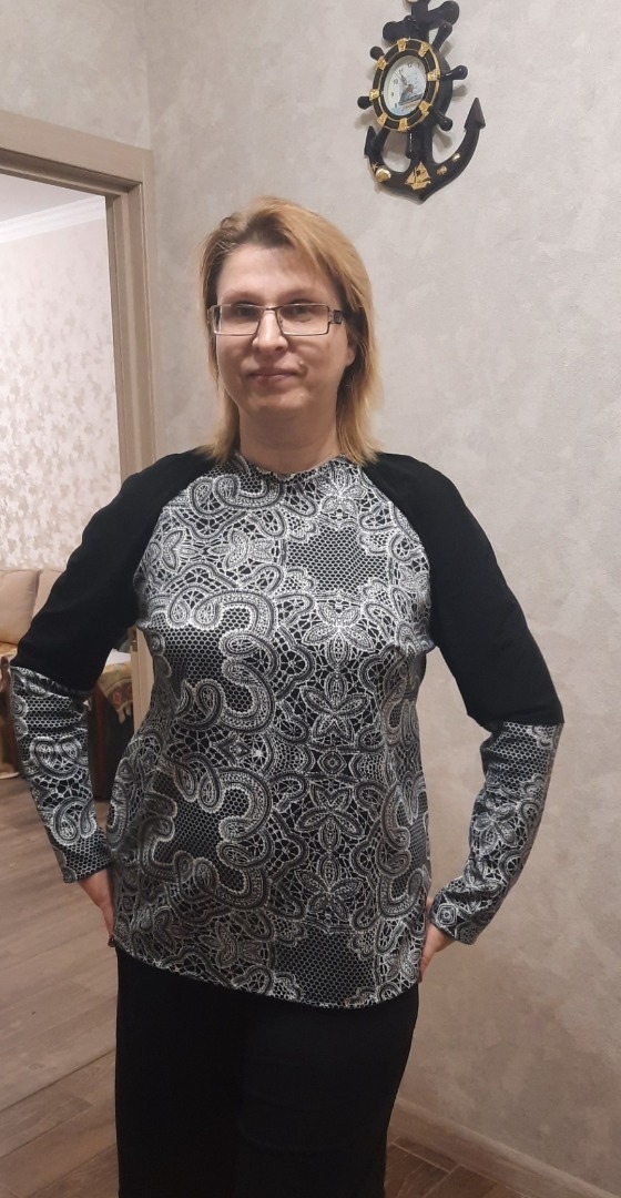 Свитшот с рукавом реглан фото