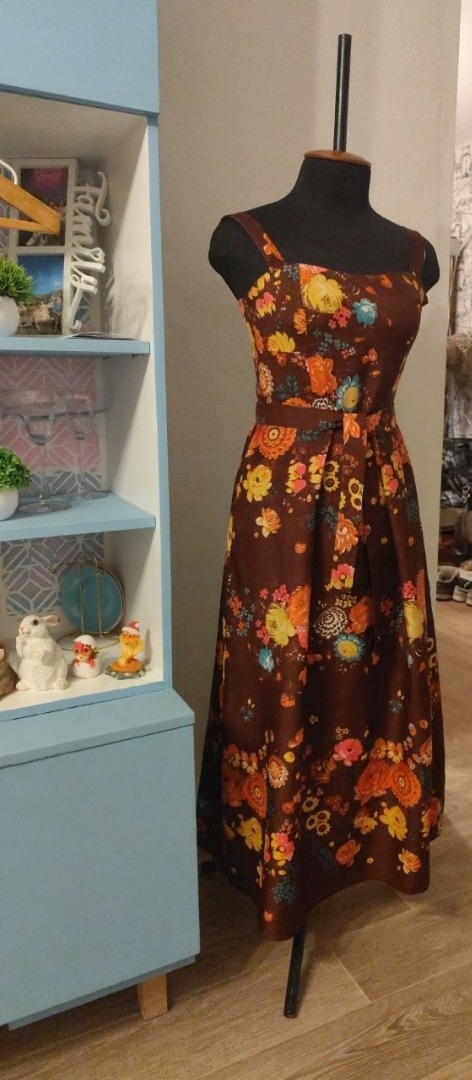 Приталенный сарафан фото