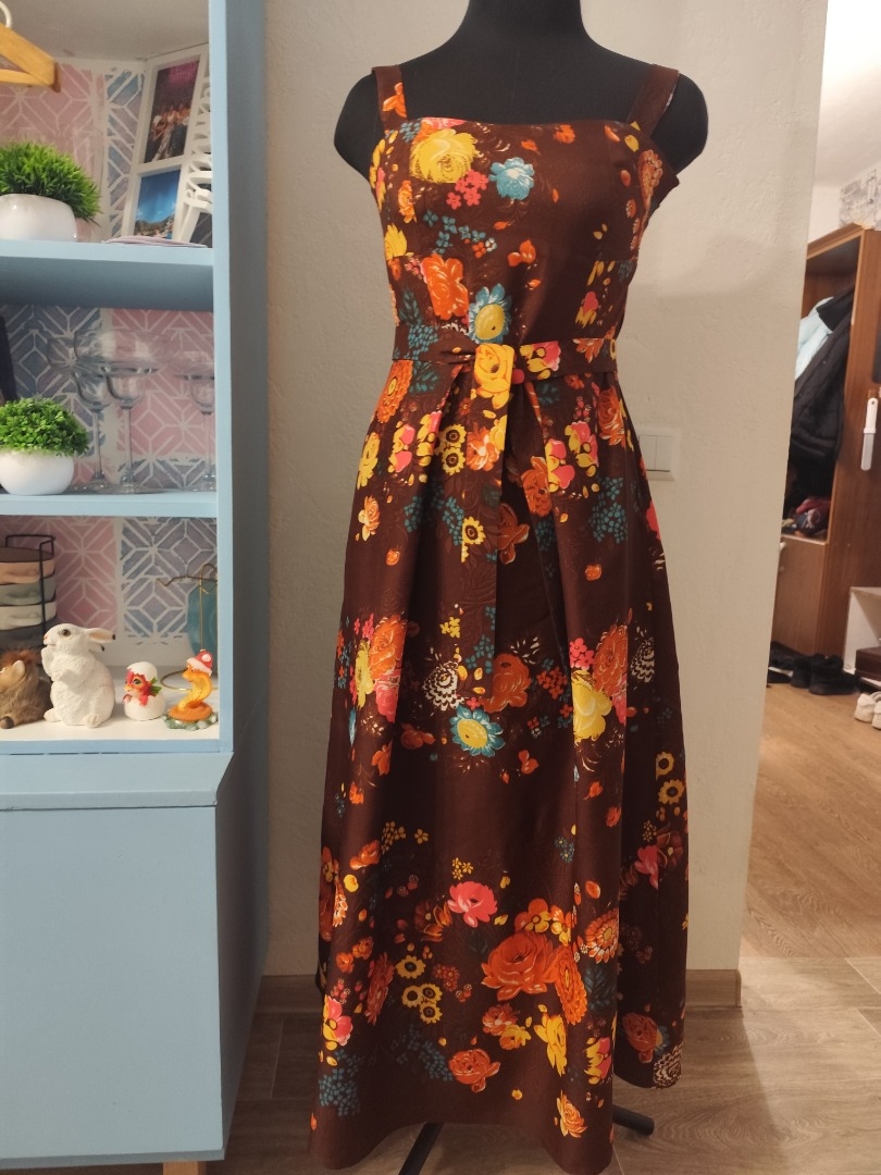 Приталенный сарафан фото