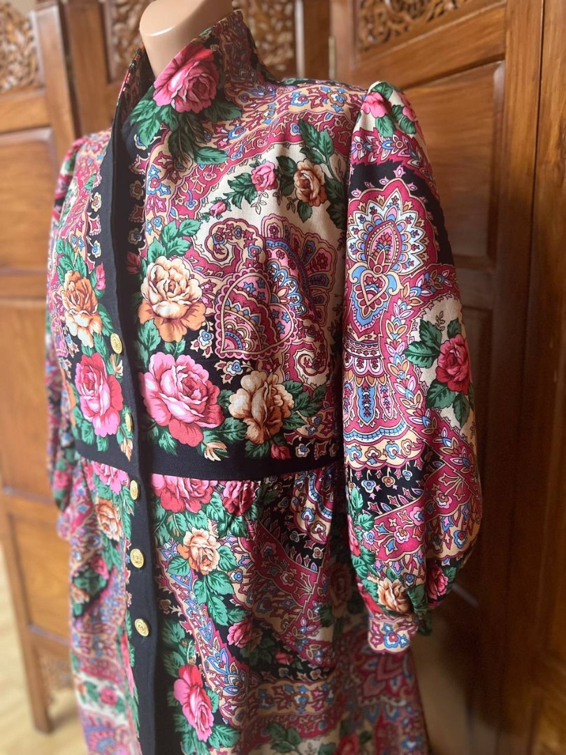 Красота павловопосадских платков в одежде фото