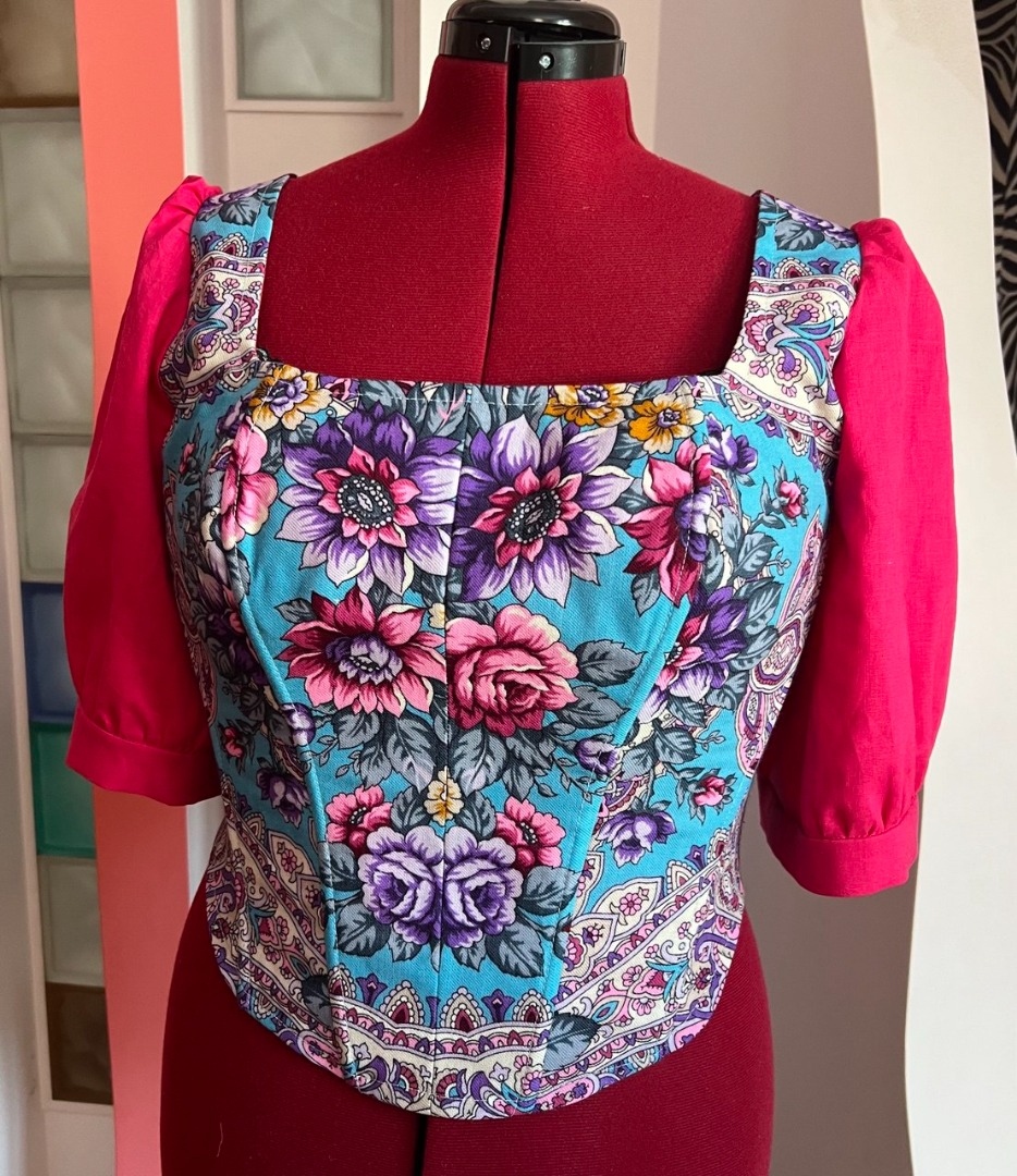 Красота павловопосадских платков в одежде фото