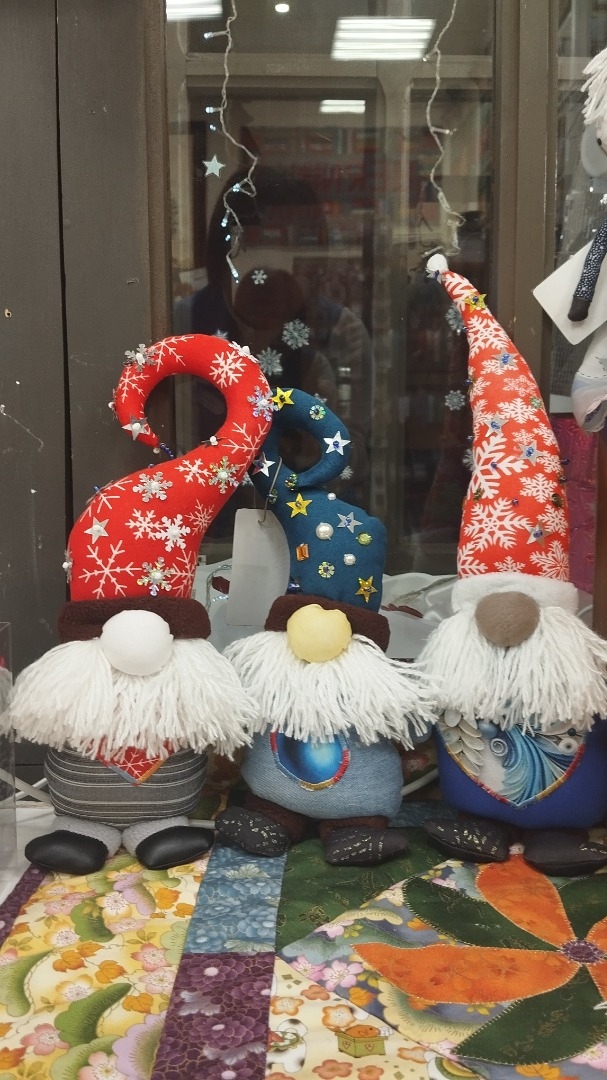 Троица гномов фото