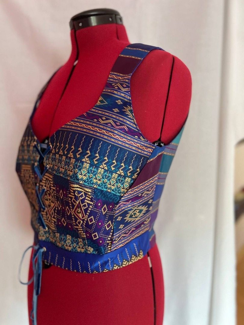 Топ на шнуровке по выкройке платье «Алекса» фото