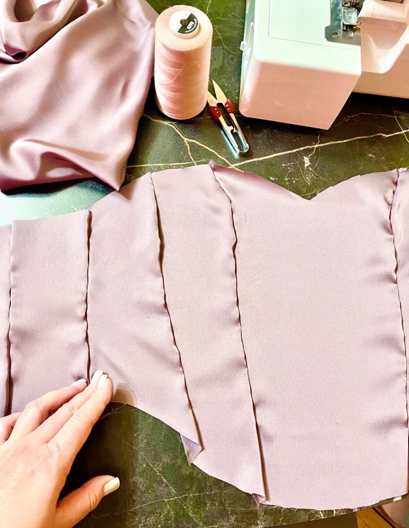 Корсет к комплекту на 8 марта фото