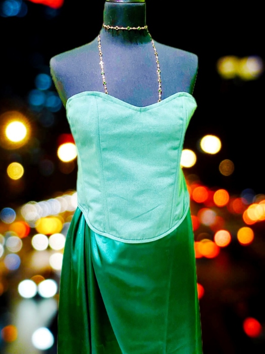 Корсетов много не бывает, решила я)))