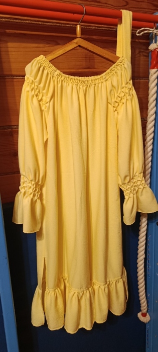 Платье с буфами