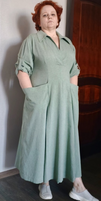 ...У Шпака магнитофон, у посла медальён...