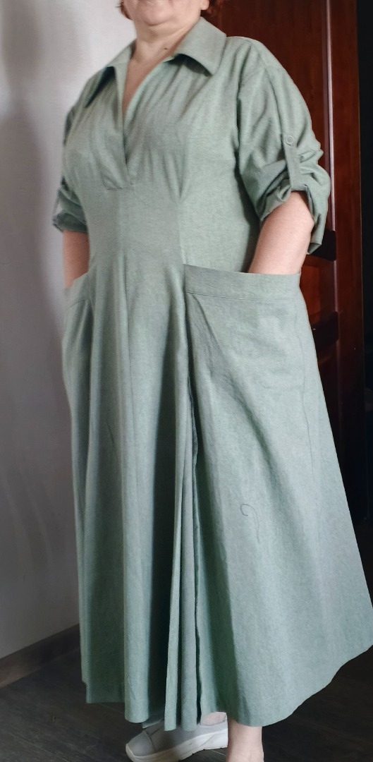 ...У Шпака магнитофон, у посла медальён... фото