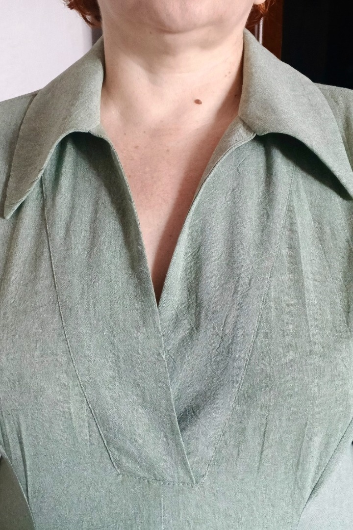 ...У Шпака магнитофон, у посла медальён... фото