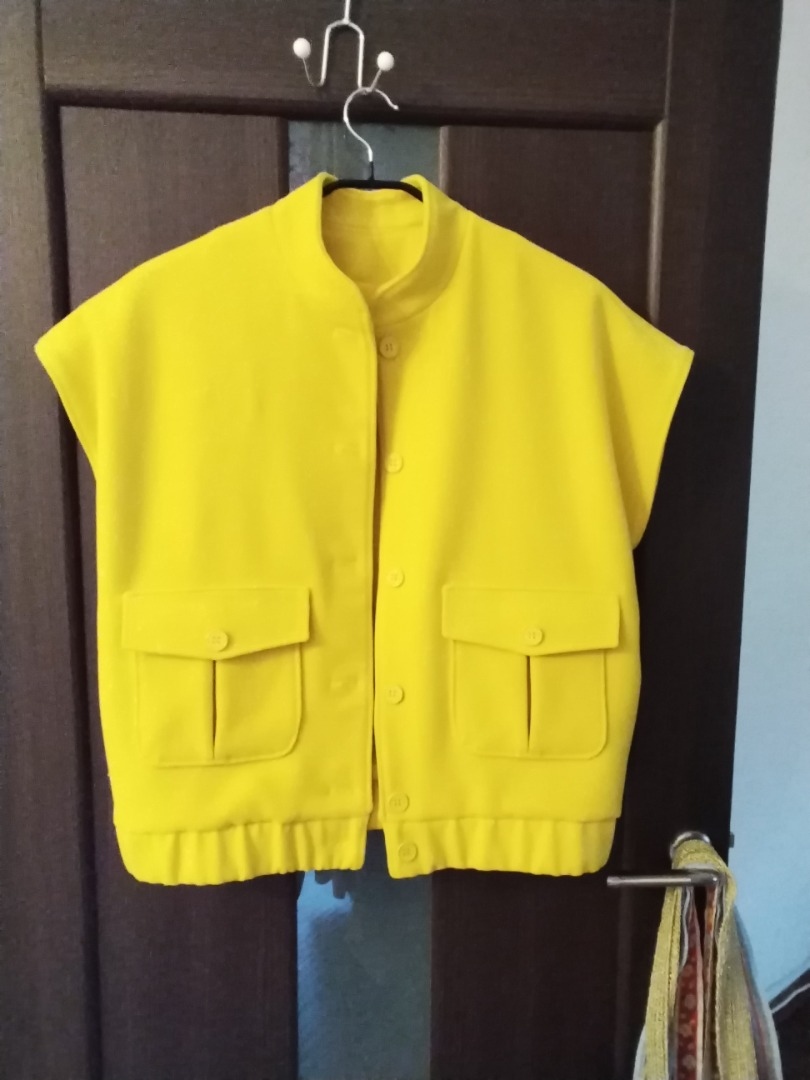 Солнечный жилетик фото