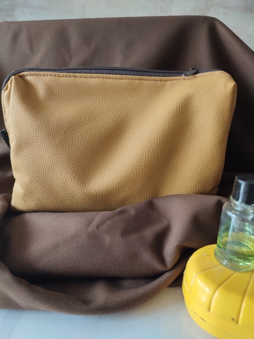 Косметичка из кожзама